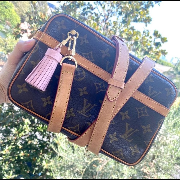 Authentic LOUIS VUITTON Monogram Clutch Pouch - Picture 4 of 7
